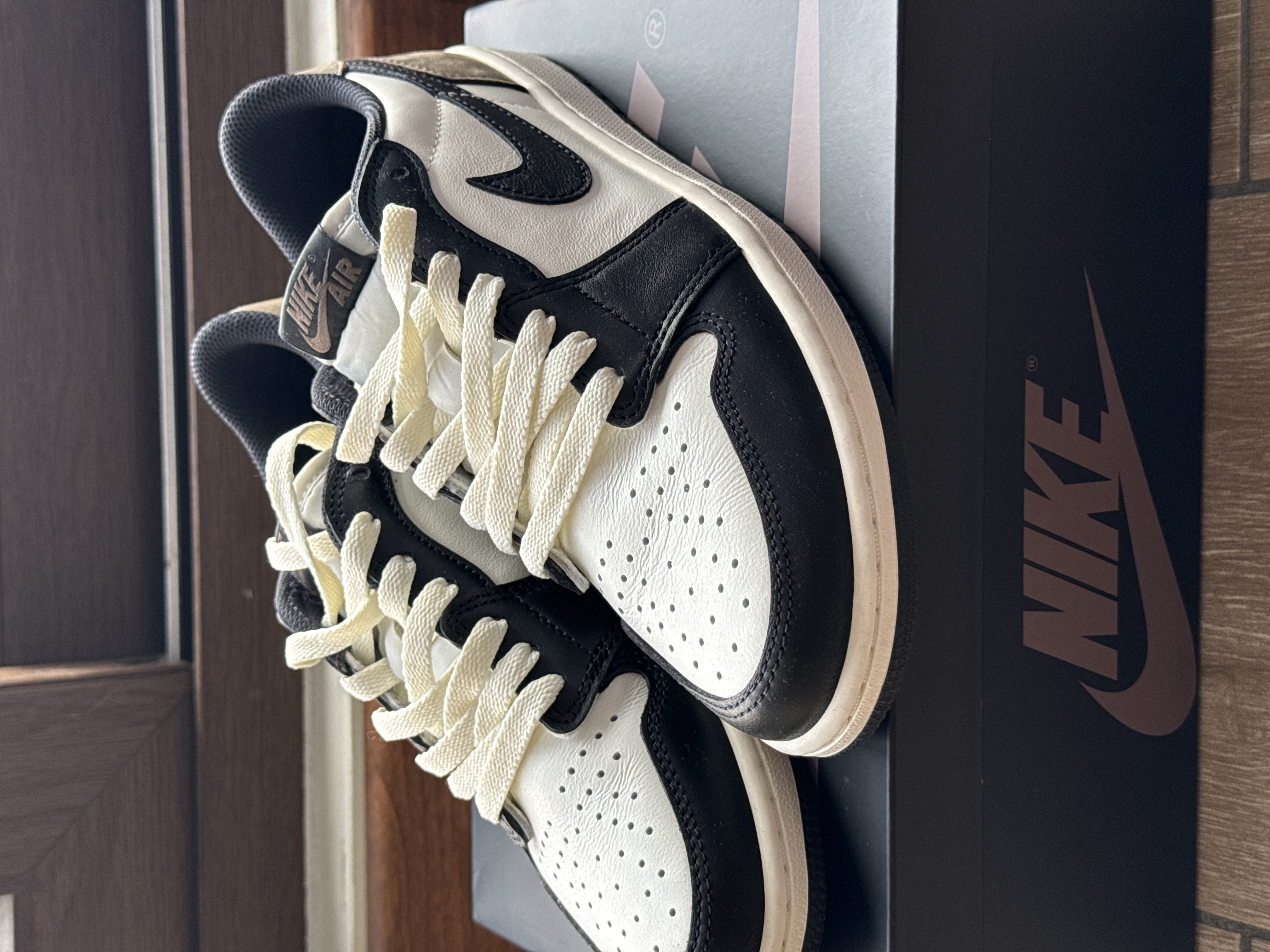 Air Jordan 1 Low OG Mocha