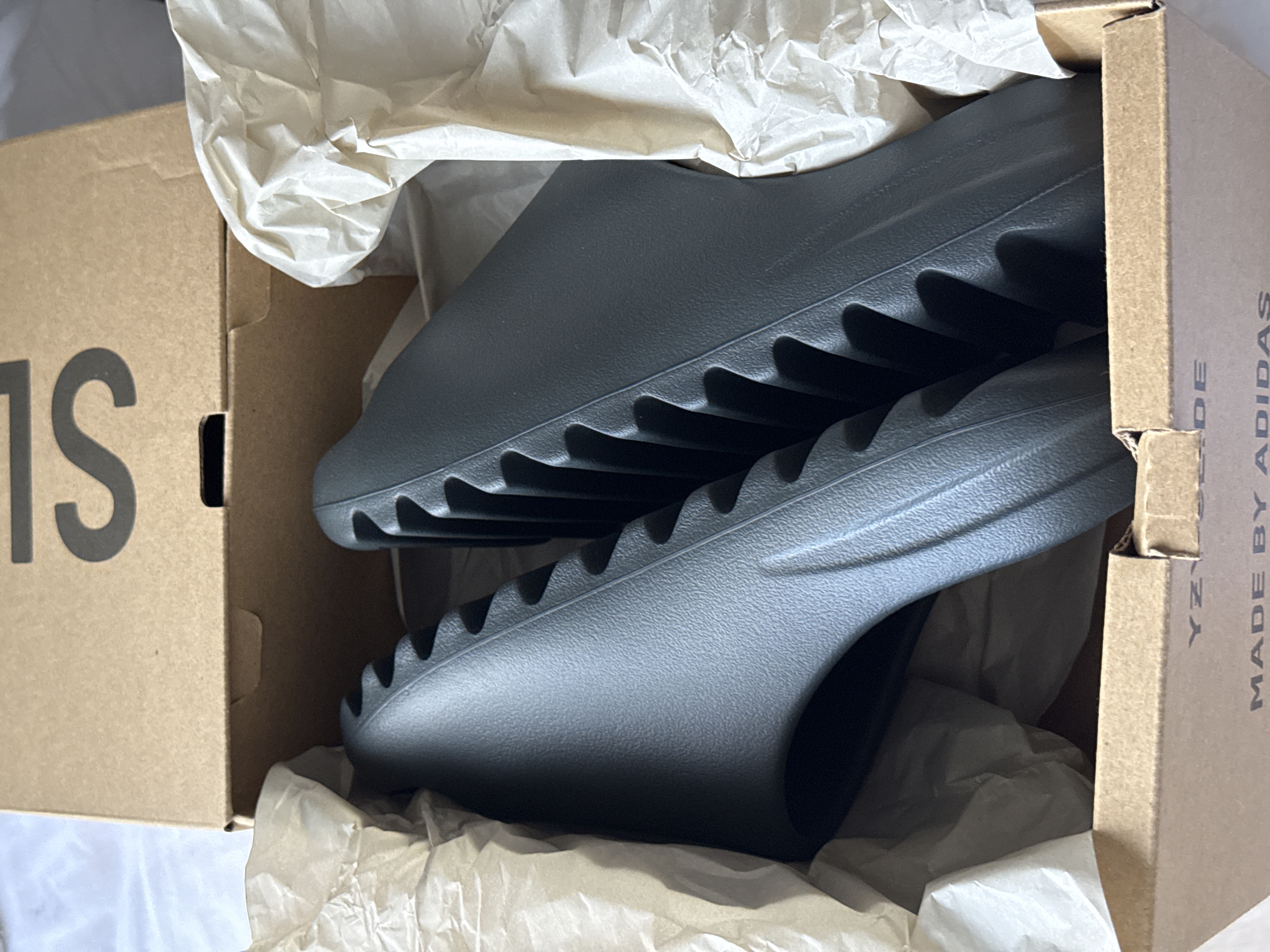 Adidas Yeezy Slide Dark Onyx